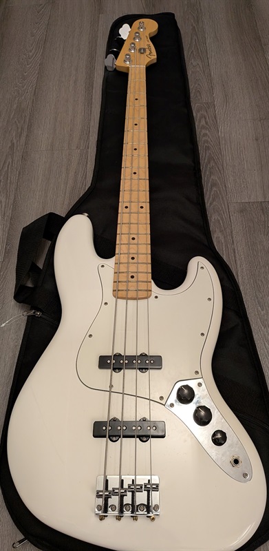 Fender MEX Player Jazz Bass Maple Fingerboard, Polar Whiteの画像
